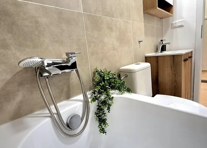 Krásny Na Skok Do Centra * Bratislava