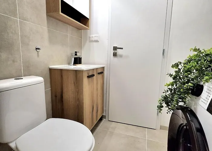 Krásny Na Skok Do Centra * Bratislava